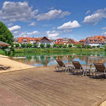 Seehotel Niedernberg - Das Dorf Am See Екстер'єр фото
