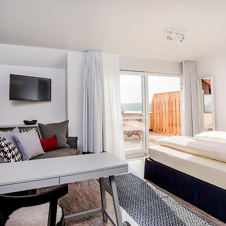 Seehotel Niedernberg - Das Dorf Am See Екстер'єр фото