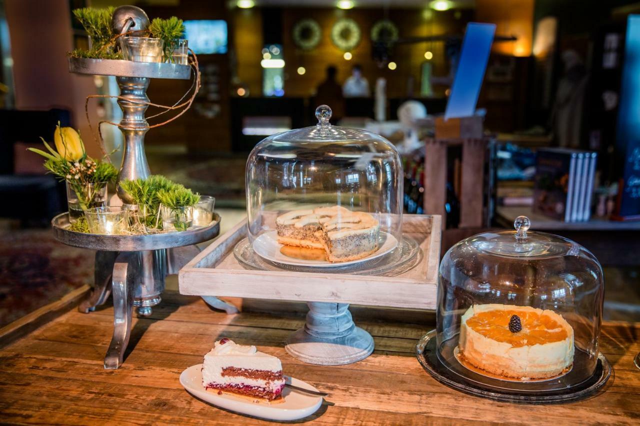 Seehotel Niedernberg - Das Dorf Am See Екстер'єр фото