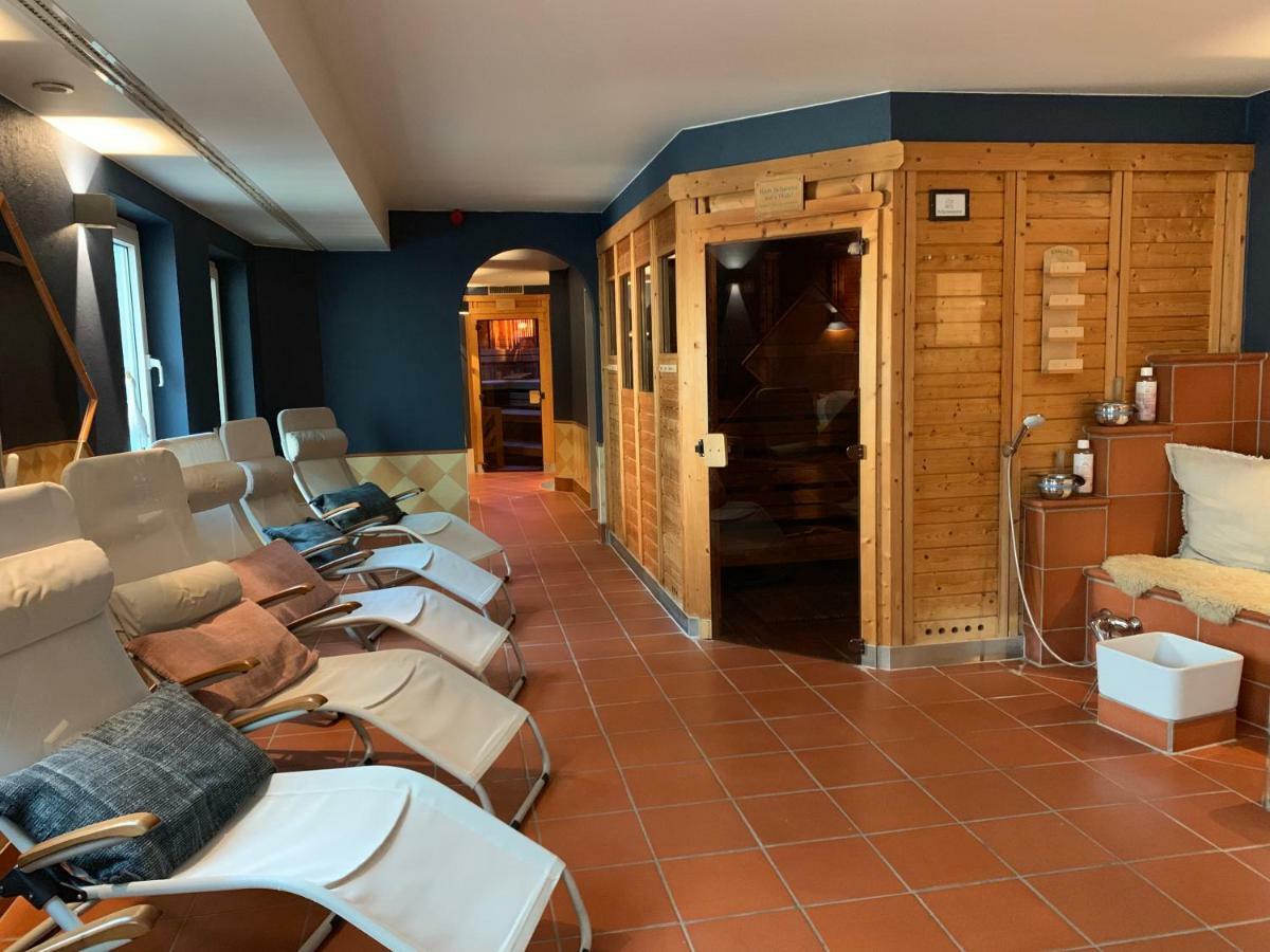 Seehotel Niedernberg - Das Dorf Am See Екстер'єр фото