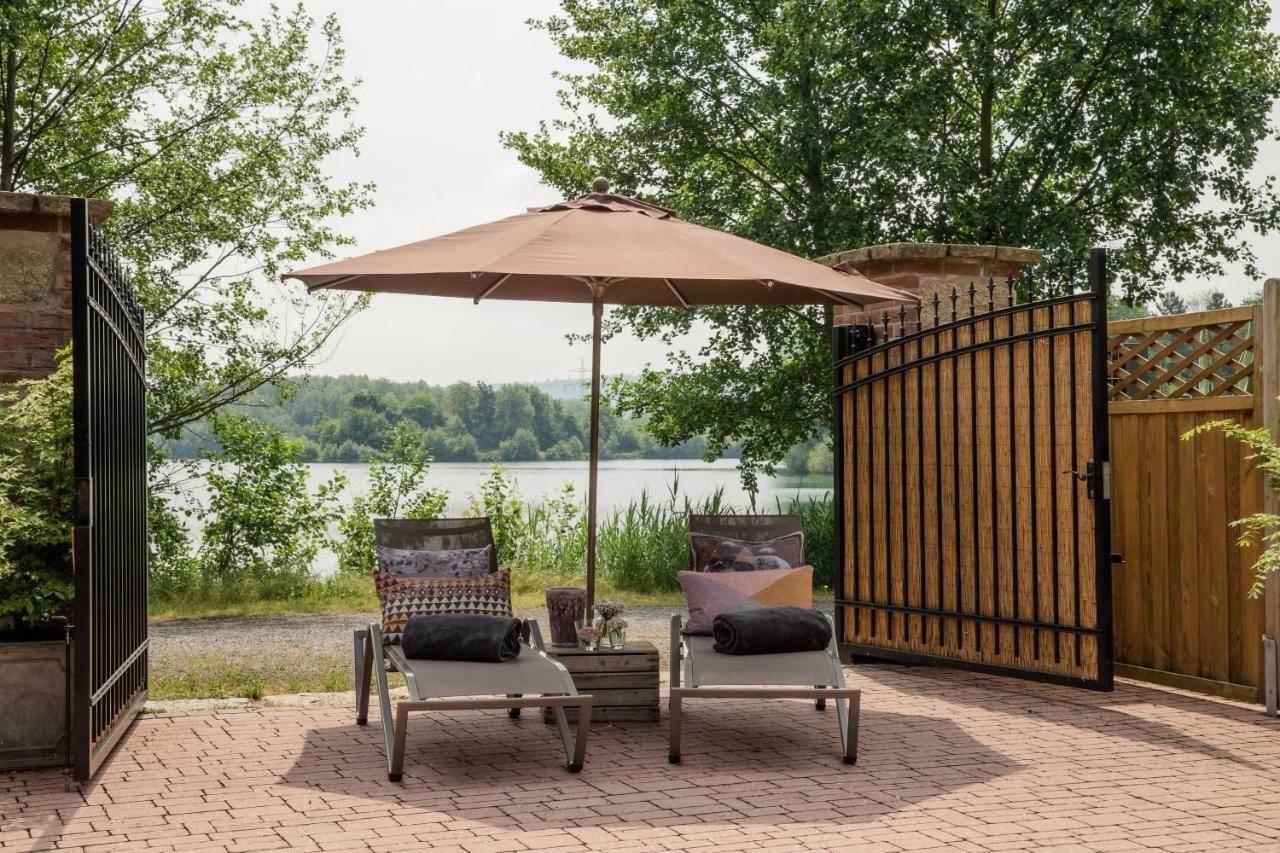 Seehotel Niedernberg - Das Dorf Am See Екстер'єр фото